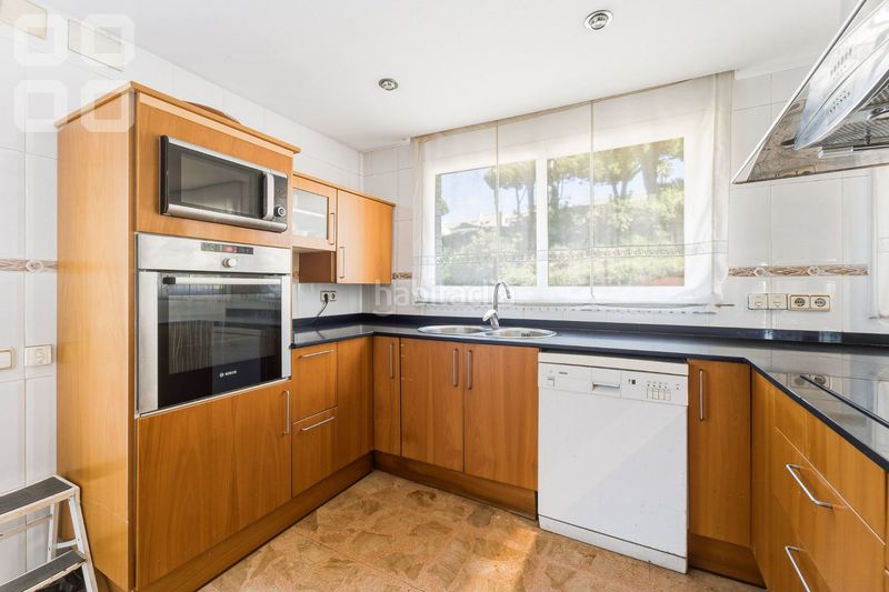 Foto 3e3d312f-069a-472e-bf9e-f0a37fa83b98. Casa amb xemeneia calefacció aparcament piscina a Caldes d´Estrac