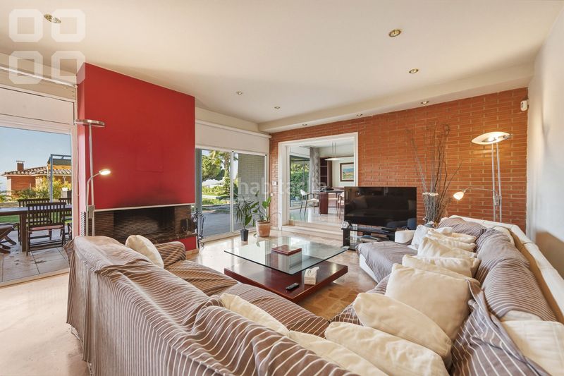 Foto 70c7232c-9077-4d37-b02d-1eb031a59c39. Casa amb xemeneia calefacció aparcament piscina a Caldes d´Estrac