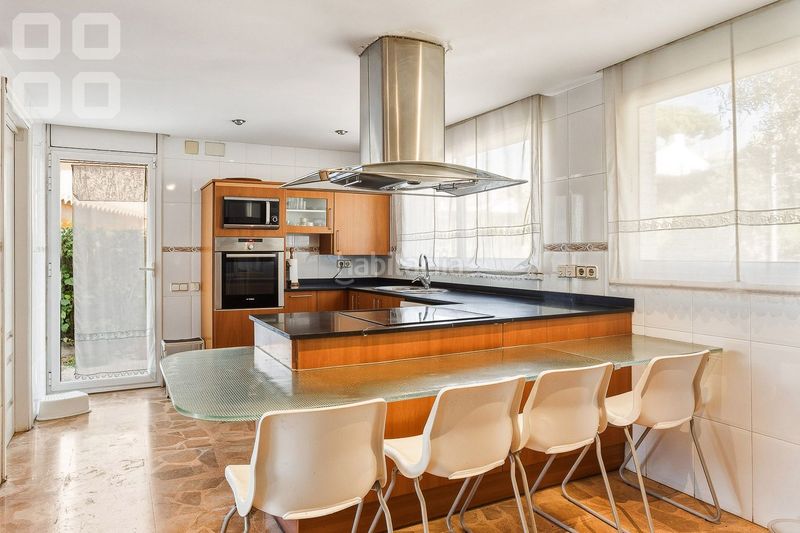 Foto 864038c4-84fe-404c-8da7-e8897f877e52. Casa amb xemeneia calefacció aparcament piscina a Caldes d´Estrac