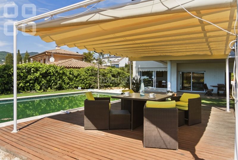 Foto 86ae6ab4-e763-440c-a3c6-99c0fc09d15d. Casa amb xemeneia calefacció aparcament piscina a Caldes d´Estrac