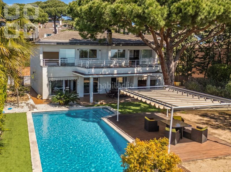 Foto d6df5e9b-7b66-4f9e-90da-077e9a221d3d. Casa amb xemeneia calefacció aparcament piscina a Caldes d´Estrac