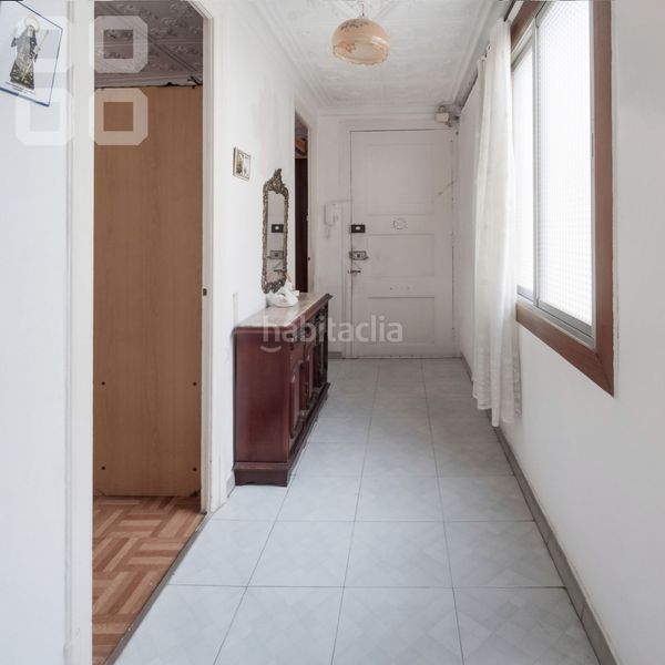 Foto c8445fb1-70cb-4239-b6f4-cb5e536068f9. Piso en El Poble Sec - Parc de Montjuïc Barcelona