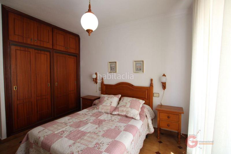 Foto 591c500e-4e90-46d4-a577-c469175f8e28. Edificio hotel en Centro Salobreña