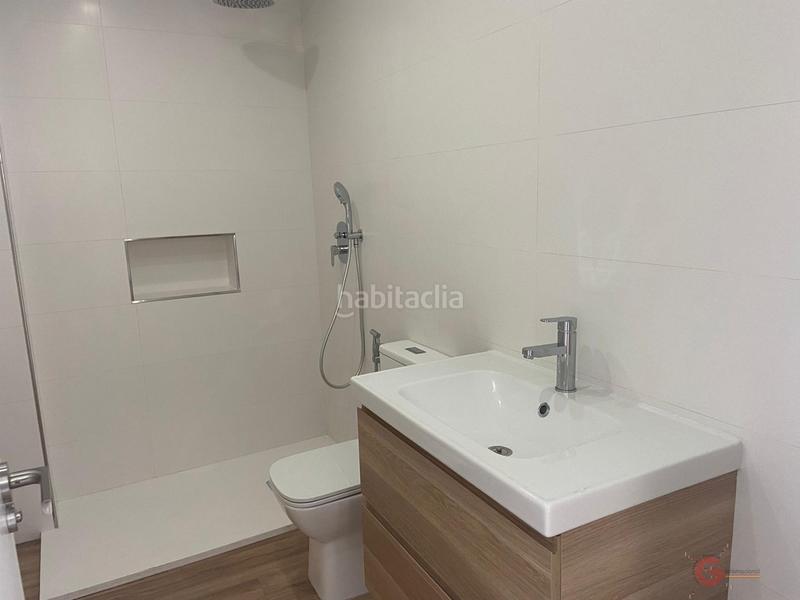 Foto 118227f0-ce5e-4896-930a-b3bd7cf07306. Casa  en Almuñecar centro Almuñécar