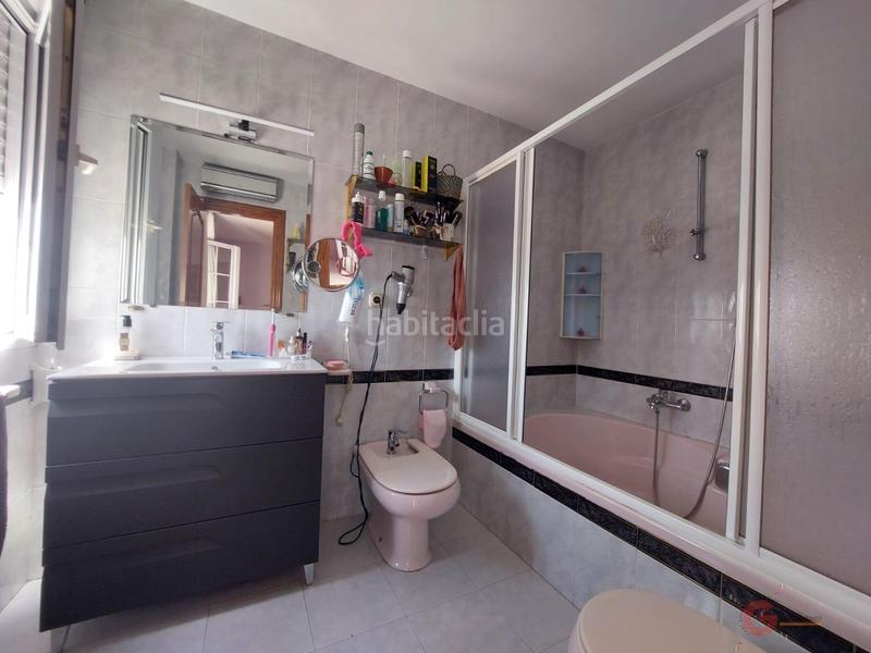 Foto 9871e5a4-77d0-4715-a236-a8e3bc494363. Casa  en Centro Salobreña