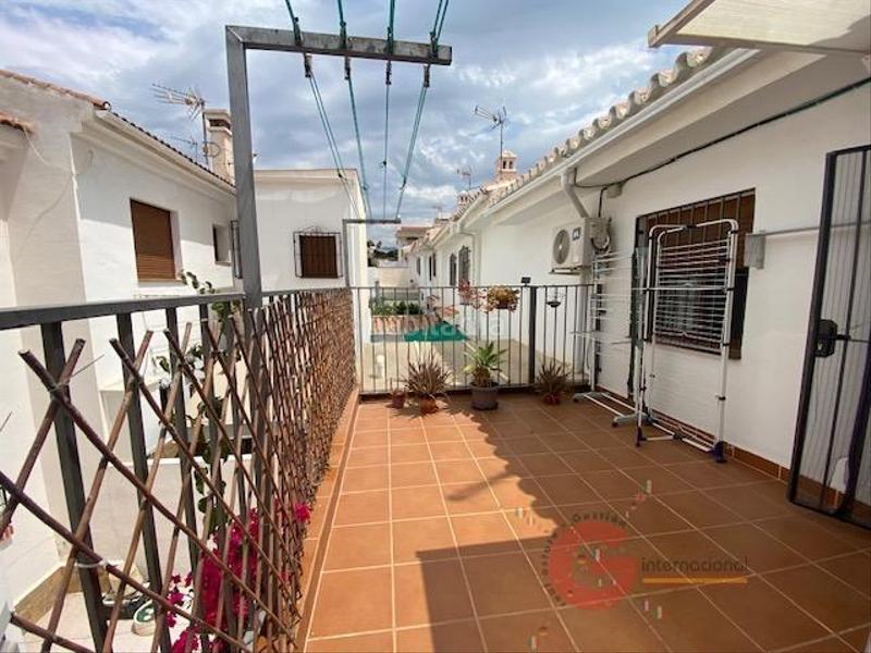 Foto f8c8a39e-3d75-4183-af04-49bb8e85971f. Chalet costachalet en Urbanización Santa Rosa Torrox