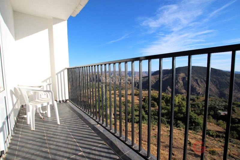 Foto b9906a04-2b2a-453c-936e-28e01cae75ab. Edifici a Pórtugos