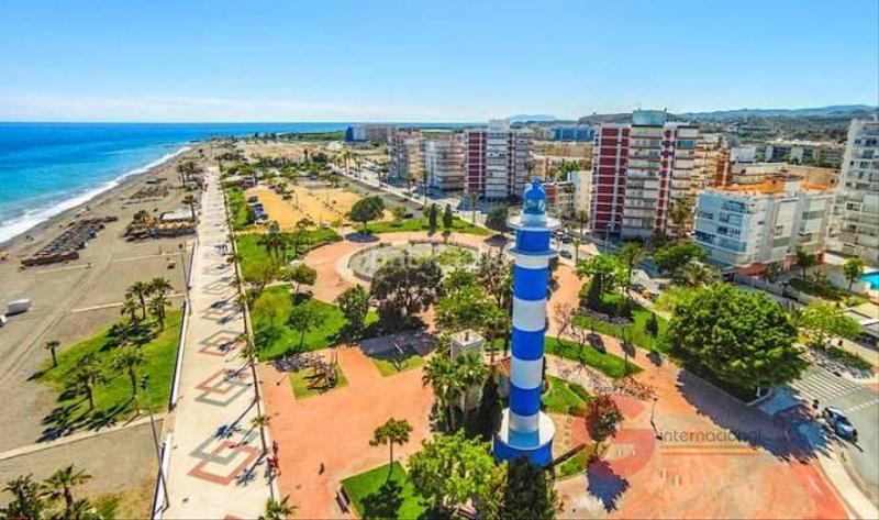 Foto ec4ed177-eaa4-418f-9d2c-d584ac6c3742. Chalet with parking pool in Viña Málaga Torre del Mar