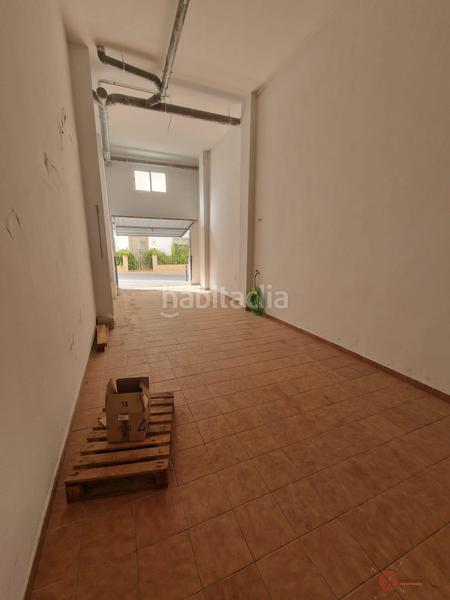 Foto 7f5baaf3-0928-4616-a626-ff48b9d95dff. Aparcament cotxe a Otívar