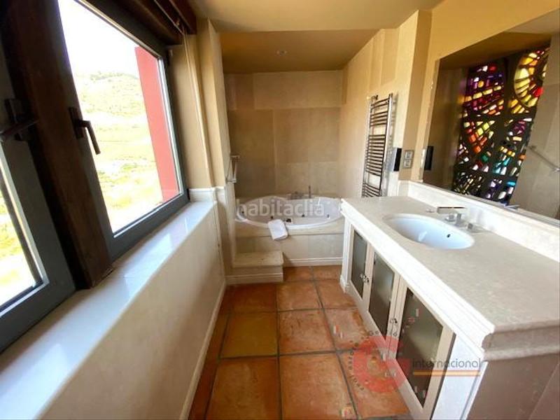 Foto e40c42db-bd8f-4e4f-8ec8-b7f2439309ad. Chalet  en Torrecuevas - Lomas del Gato Almuñécar
