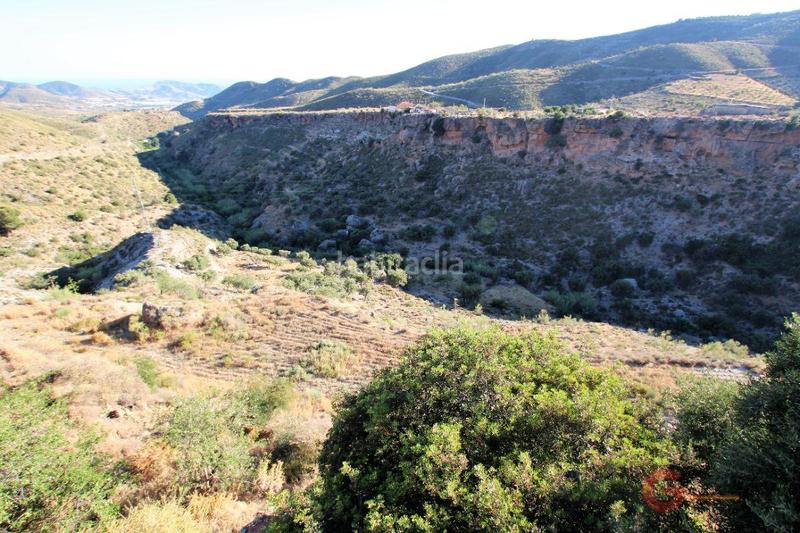 Foto d7bf5e3e-ebd0-4f8d-9f5e-2719d17d3eb3. Masía finca rustica en Vélez de Benaudalla