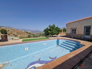 Masia a Centro. Molvízarfinca rustica
