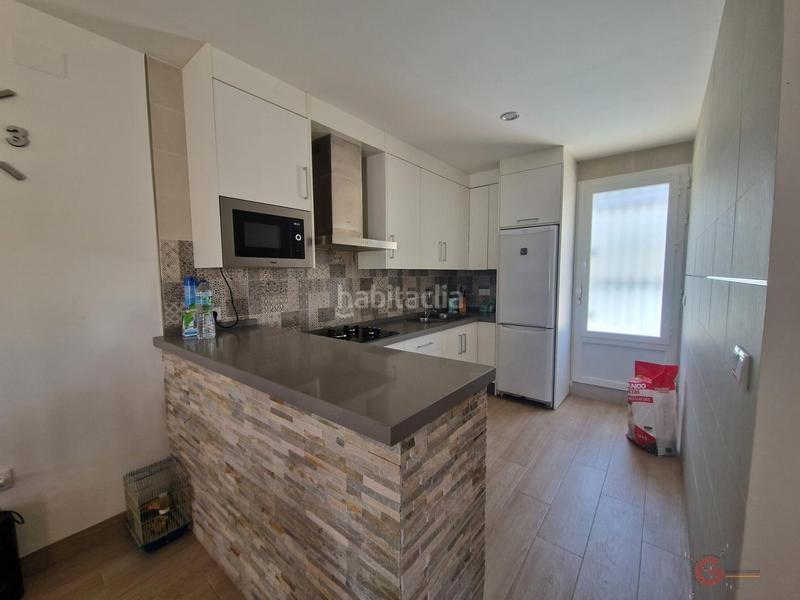 Foto e57ace91-b66d-4dc0-aa71-fba235820904. Bauernhof mit pool in Centro Salobreña