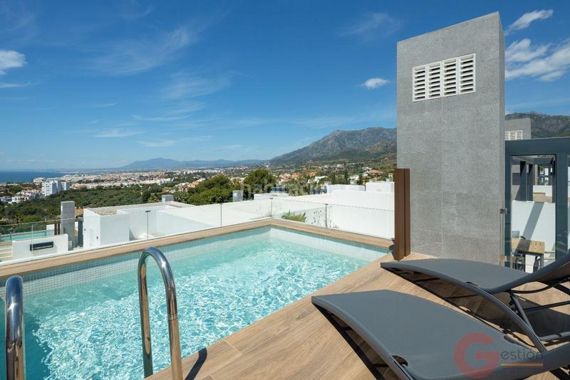 Foto fd7cdce2-fc6b-4876-b77e-bc9c2457e313. Chalet villa en Río Real Marbella