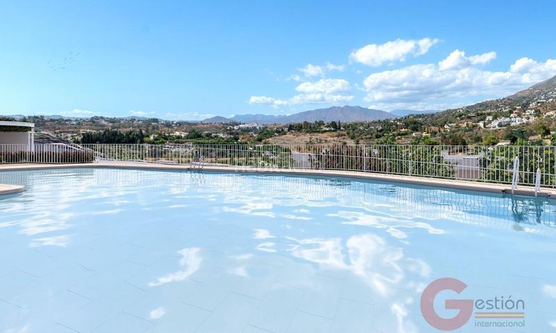 Foto b0fd8def-bd7f-47b8-b7f8-9eed7426d46f. Piso  en Los Pacos Fuengirola