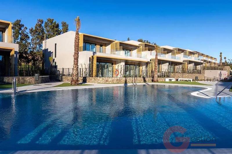 Foto e1940c9a-0f71-4bd4-84fd-7da55d3eec19. Appartamento con parcheggio piscina in El Faro de Calaburra - Chaparral Mijas