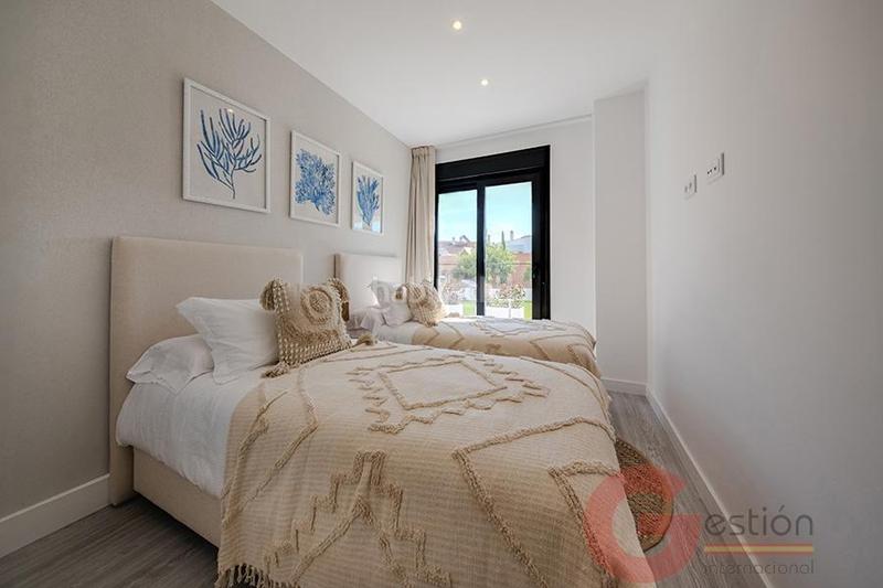 Foto 35315b07-d4d6-444b-a6ba-d8fc6d0b224f. Àtic amb aparcament piscina a Zona Calvario Estepona