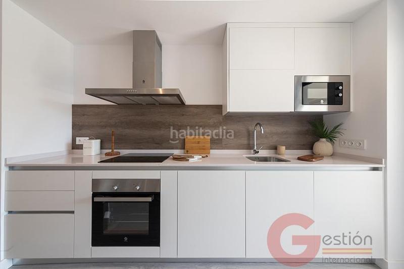 Foto e144052b-c62e-42e3-8c9b-42b1689d3341. Àtic amb aparcament piscina a Zona Calvario Estepona