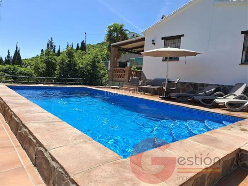 Foto c3801a7e-4489-4765-a7a4-8a61e1f7d59b. Xalet amb aparcament piscina a Frigiliana