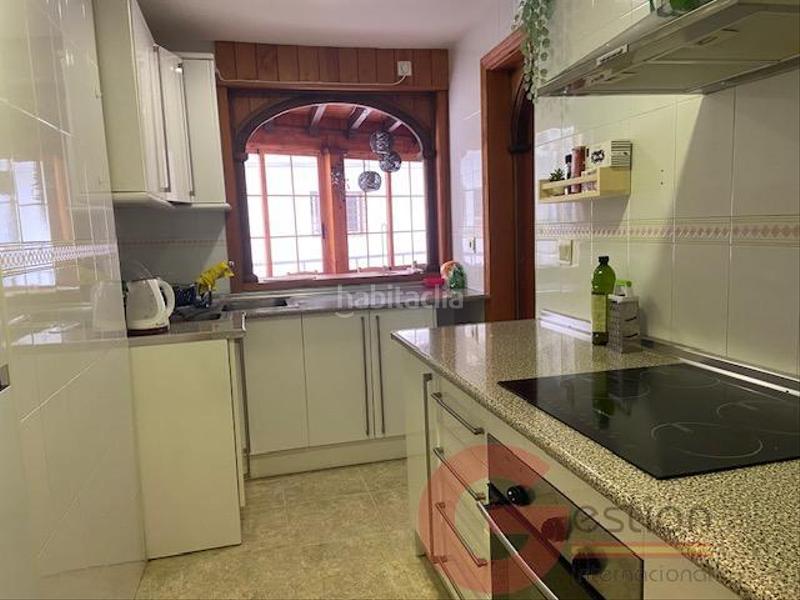 Foto a5a1fe0f-f478-421b-93cd-78d16dc4c8e4. Flat with parking in La Herradura Almuñécar
