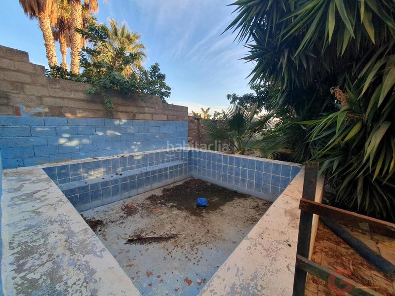 Foto cbcc9770-8086-41a2-8560-24198da527db. Chalet avec parking piscine dans Motril ciudad Motril