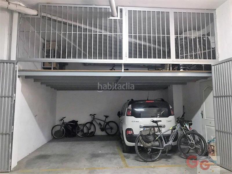 Foto f7604ec5-82ff-4f08-bc55-583ac9a45167. Parking coche garaje en Centro Salobreña