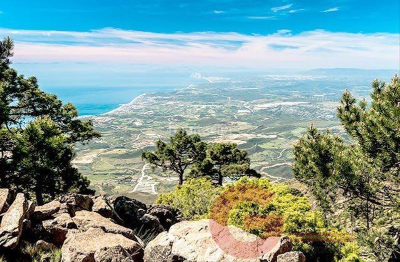 Foto 4638104c-2c92-4dc5-8e1b-0d506b328a71. Chalet con parcheggio piscina in Centro Estepona