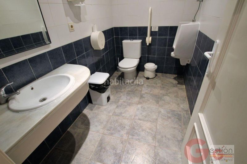 Foto 058c4838-2345-4a15-8f9d-a1be002a9f81. Local comercial a Centro Salobreña