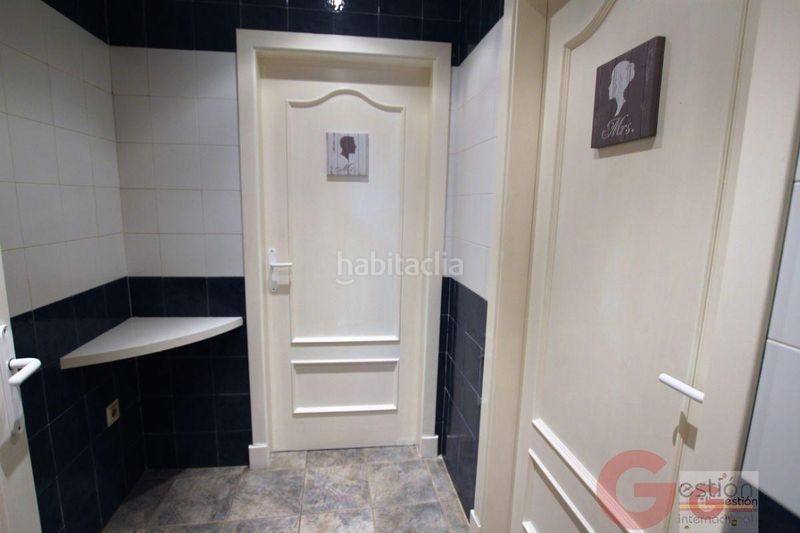 Foto d98f4188-39ef-4347-ab51-0c0863ae0e25. Local comercial a Centro Salobreña