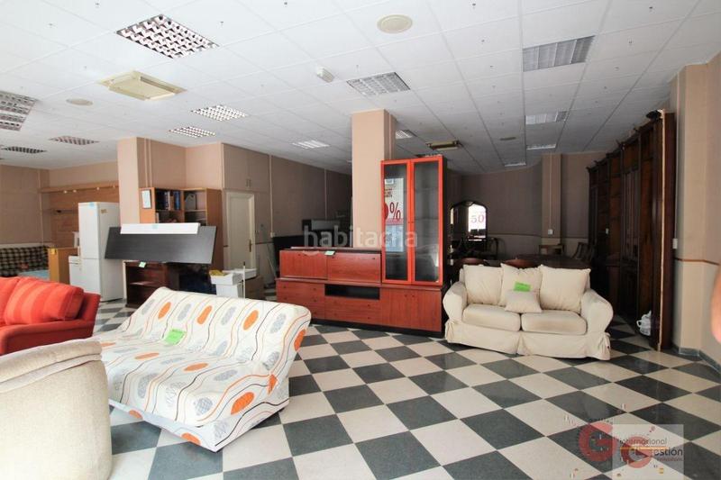 Foto 637bfe81-f951-4290-8b90-bc18b4863f96. Local comercial local en Centro Salobreña