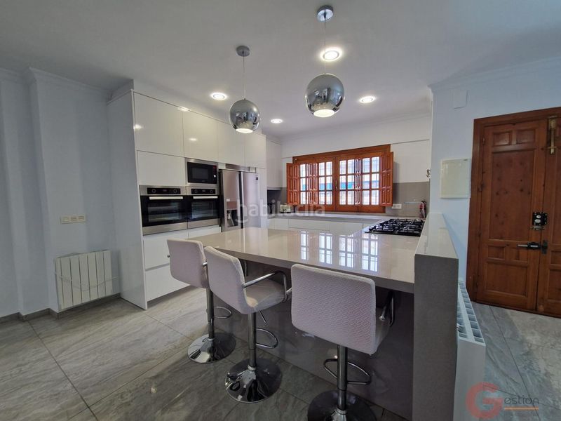 Foto 460530d2-f834-4f6c-879d-d2898a40df95. Casa amb calefacció a Centro Salobreña