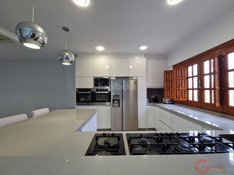 Foto 46e761b8-6e60-42de-a0b1-241095153118. Casa amb calefacció a Centro Salobreña