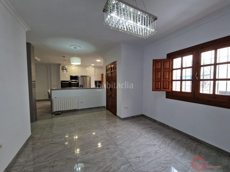 Foto 522a7a7a-9b5b-475c-90ca-3ba6662569d2. Casa amb calefacció a Centro Salobreña