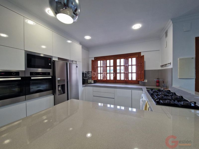 Foto 7dc72e16-b96a-463b-b077-22f238d886b2. Casa amb calefacció a Centro Salobreña