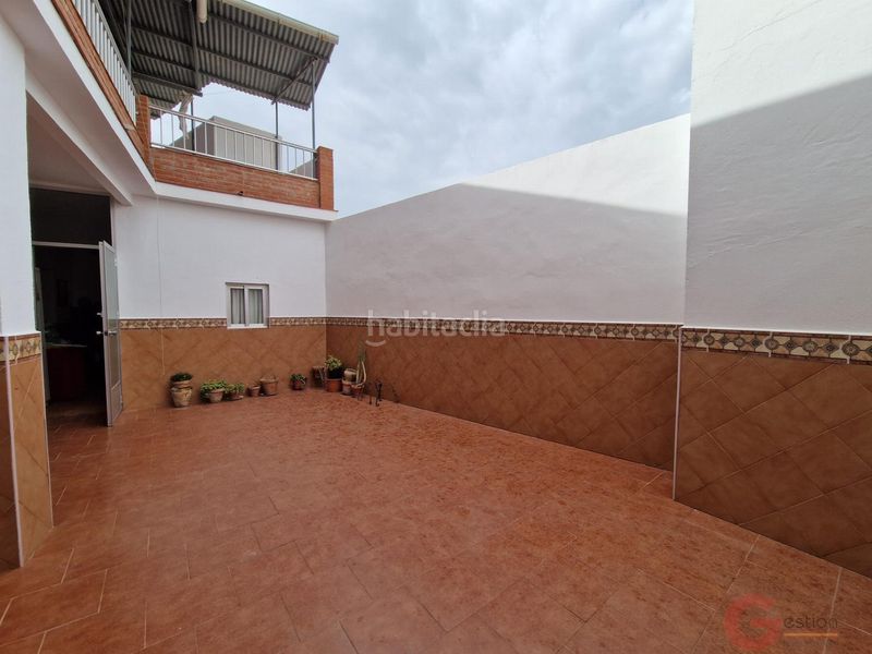 Foto e0e720bb-b38c-4422-a3d3-b2962c6c3190. Casa amb aparcament a Molvízar