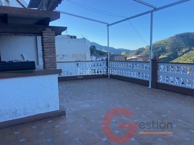 Foto 2d18ecf0-ecc4-4d98-92b1-f5d95c005f15. Edificio  en Otívar