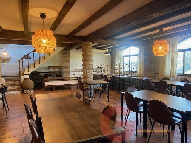 Foto b0f2dfab-87fd-4b63-b9a6-f70494d9c1a7. Edificio  en Otívar