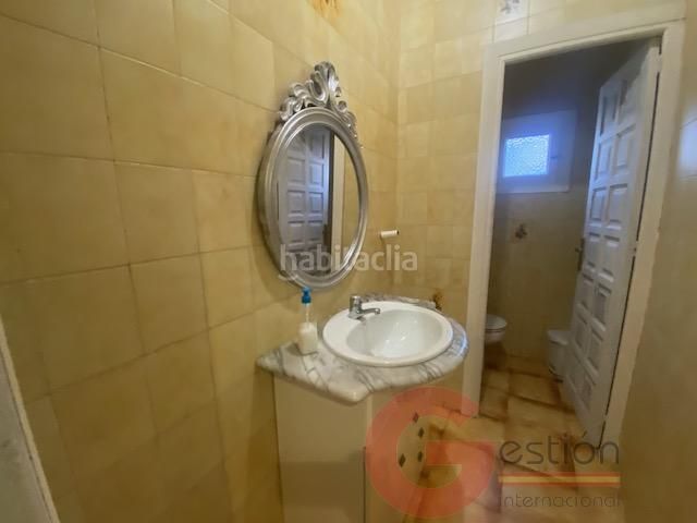 Foto f55c0292-328b-4987-96b5-050e2b4d5f63. Edificio  en Otívar