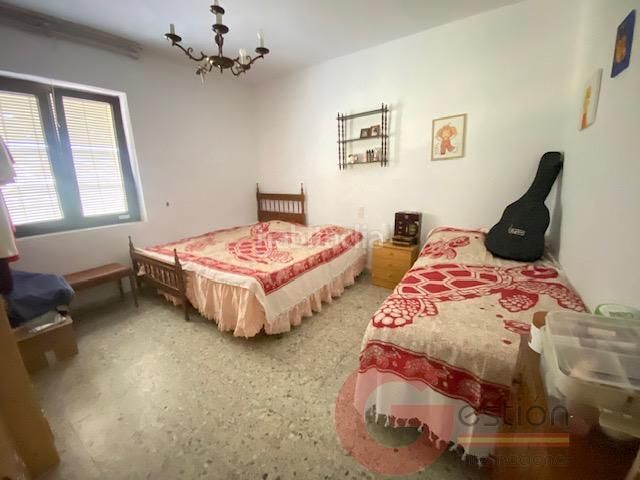 Foto 53f68000-40ce-49ca-802e-9945d0bac2fd. Edificio  en Almuñecar centro Almuñécar