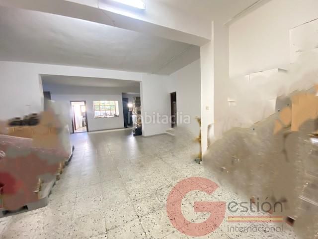 Foto 553439fe-d5d8-4bcf-8f6d-2b1ec2189dff. Edificio  en Almuñecar centro Almuñécar
