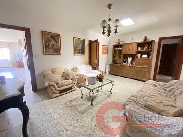 Foto 59dd4ebe-d8c4-4e2a-909d-91b60330c110. Edificio  en Almuñecar centro Almuñécar