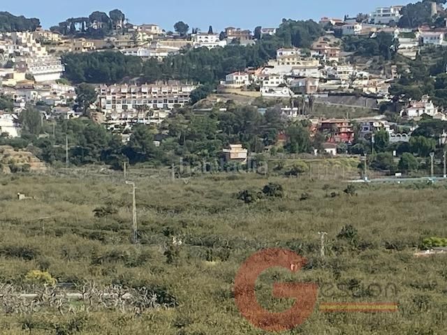 Foto bac80de4-0814-4a1f-b52d-64d197c96038. Edificio  en Almuñecar centro Almuñécar