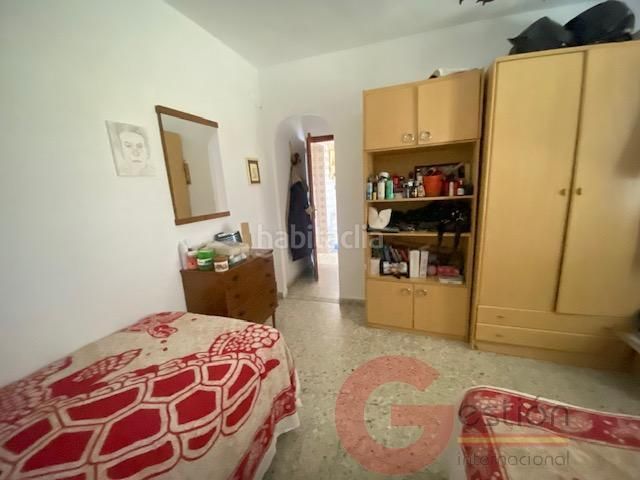 Foto c09b10b5-463a-4607-a562-083156e53bb2. Edificio  en Almuñecar centro Almuñécar