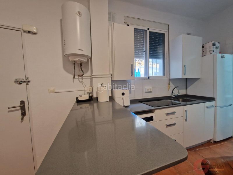 Foto 921d867a-8938-4186-a27b-e0a5d2ff8b16. Casa a Centro Salobreña