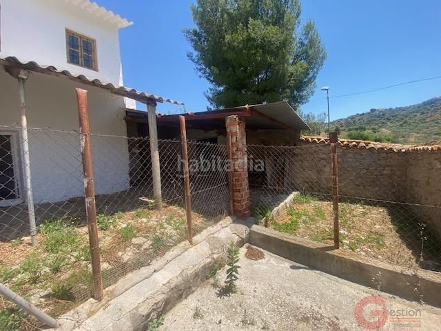 Foto 031a9f12-0fa9-4482-a75a-d0d0e6f59f00. Masia amb aparcament a Comares