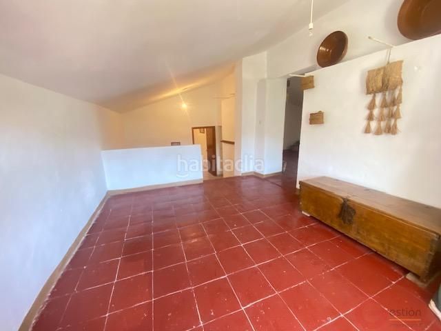 Foto 570a3f9d-0563-4cd8-96b1-0bacd7982526. Masia amb aparcament a Comares