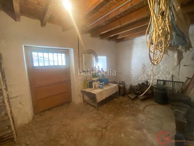Foto ad958f15-d70b-4f4c-bfcb-223e82cc47e5. Masia amb aparcament a Comares