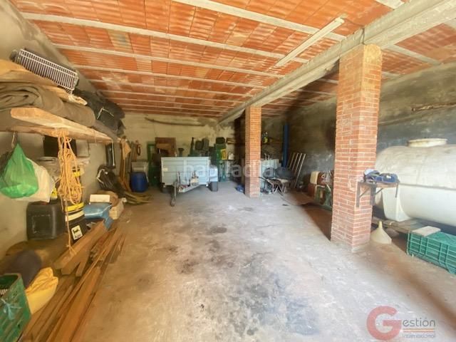 Foto f6104d9e-b4e5-4297-8bc2-64520fc0bb39. Masia amb aparcament a Comares