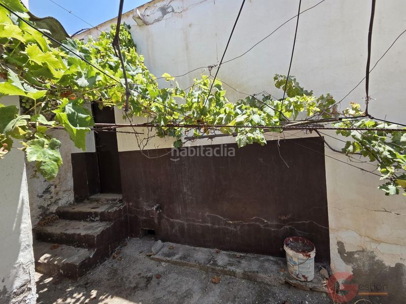 Foto 5ced7bbc-8a0a-4b9b-b95a-6bb679381eed. Casa amb aparcament a Ítrabo
