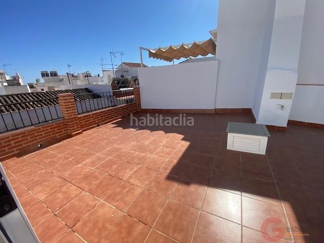 Foto 50c1ad3e-2ee0-48b4-bc82-666db1cb0a62. Casa a Centro Nerja
